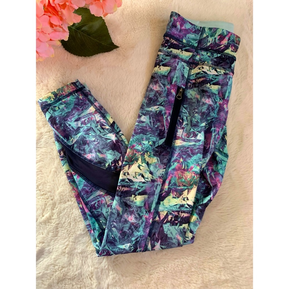 Size 2, Lululemon, limited edition Seawheeze run leggings